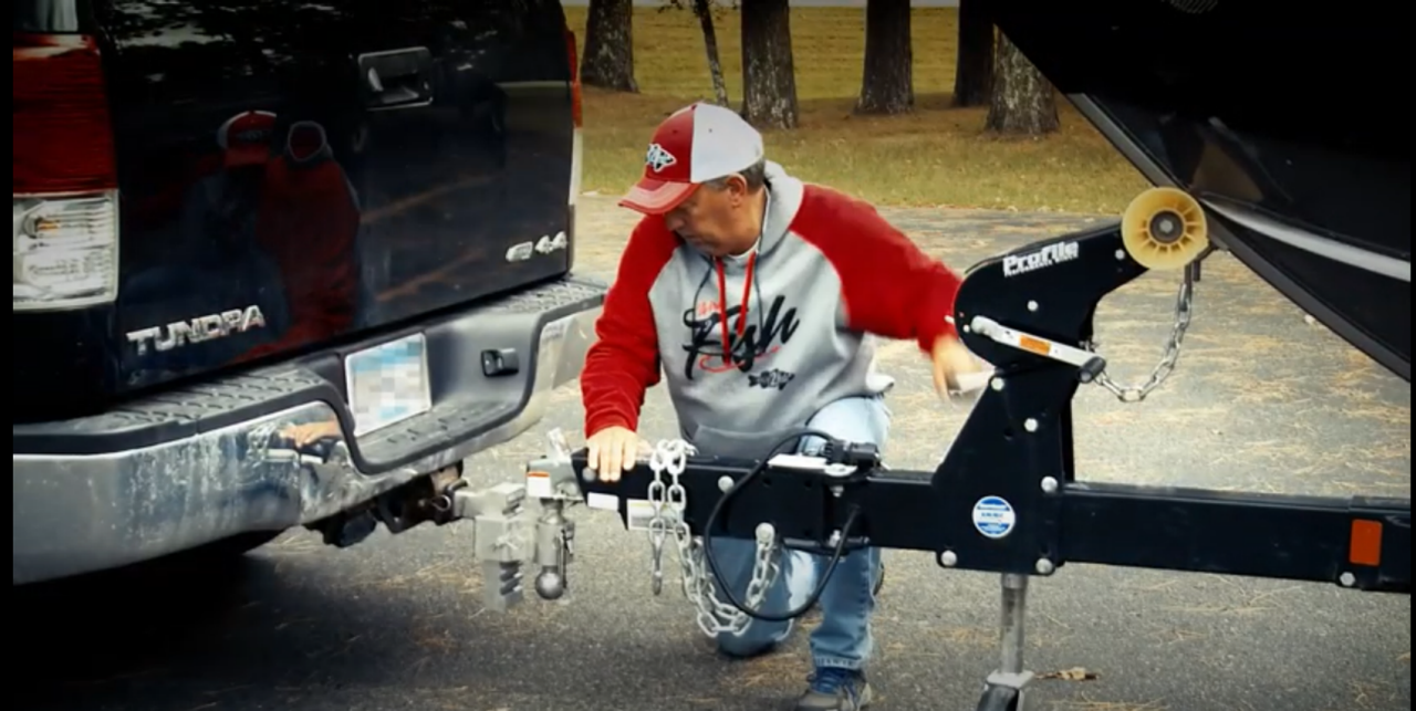 Quick Tip: How to Use Safety Chains with Your Boat Trailer